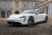 Porsche Taycan 4S