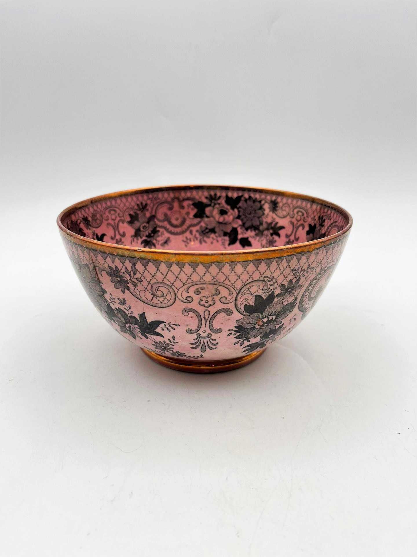 Grande Taça em Porcelana Oriental