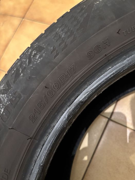 Opona Brigestone Turanaza 215/60 r17 96h