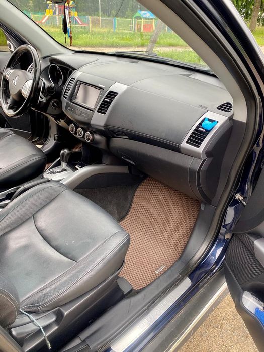 Автомобіль Mitsubishi Outlander 2011