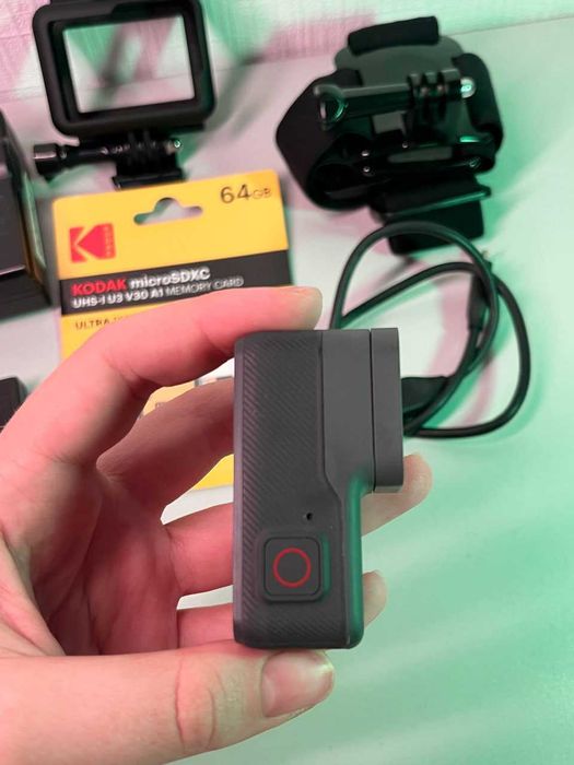 Екшн-камера GoPro HERO 6, з картою пам'яті на 64 ГБ.