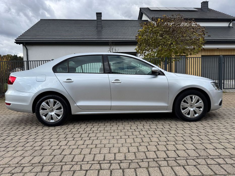 Volkswagen Jetta Klimatronic, Koła zimowe, Serwis w ASO, Nowy rozrząd, Pełna dokumentac