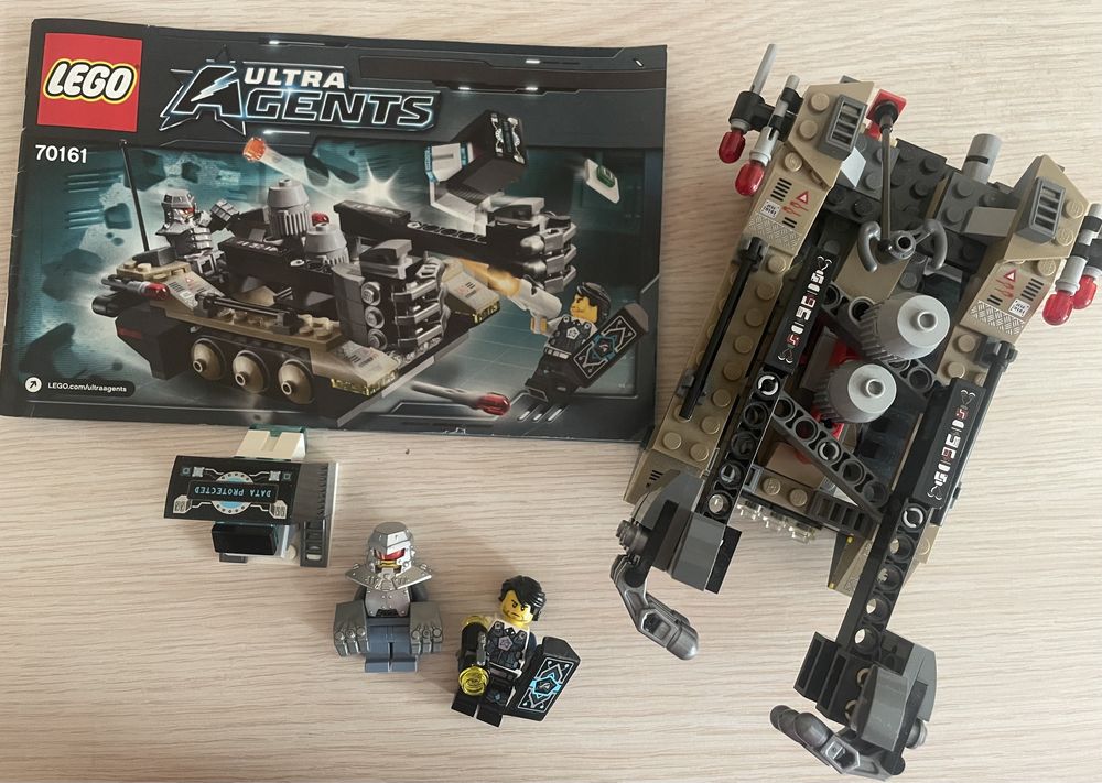 LEGO Ultra Agents Машина для уничтожения Тремора (70161)