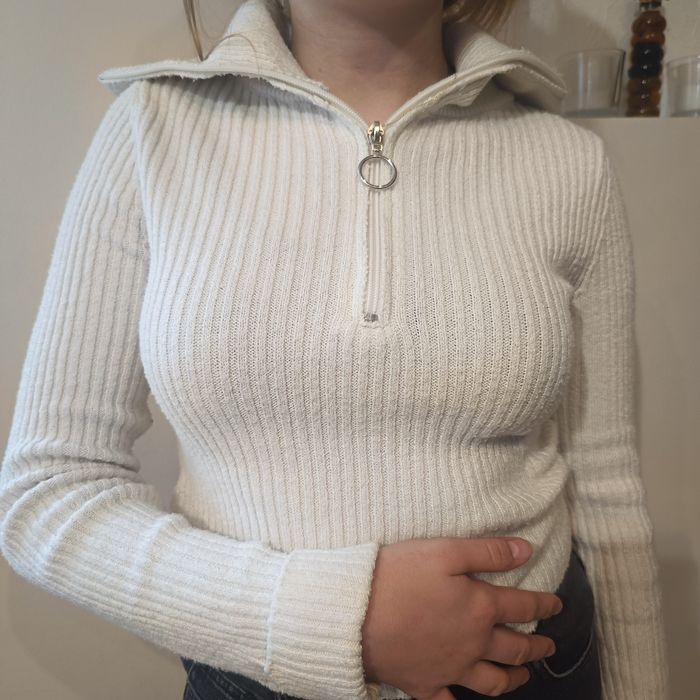 Polgolf sweterek Bershka  zapinany na ekspres , pasuje s/m