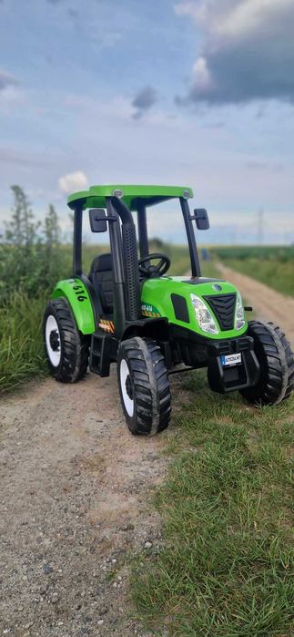Traktorek na akumulator 24V dla dzieci NEW HOLLAND T7 A011