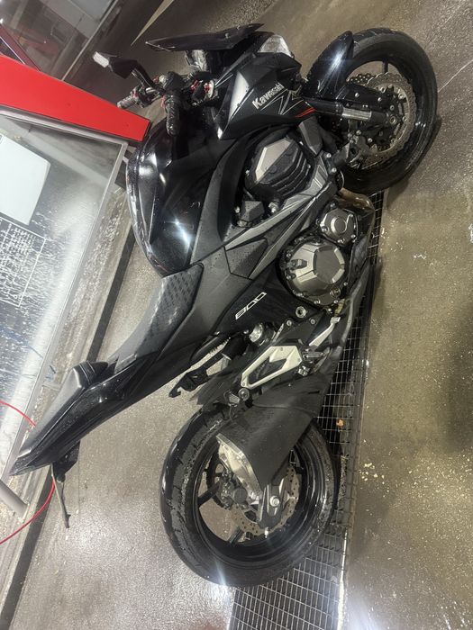 Mota Kawasaki Z800