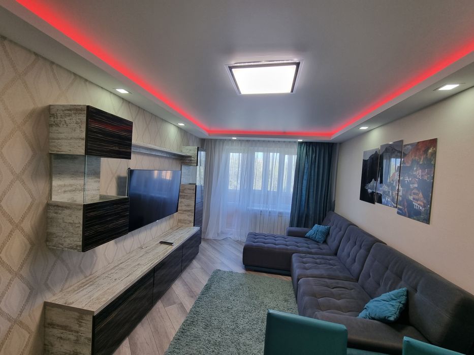 Шикарна 3к з ремонтом та  видом на Дніпро, Сонячна набережна.  ТОРГ!