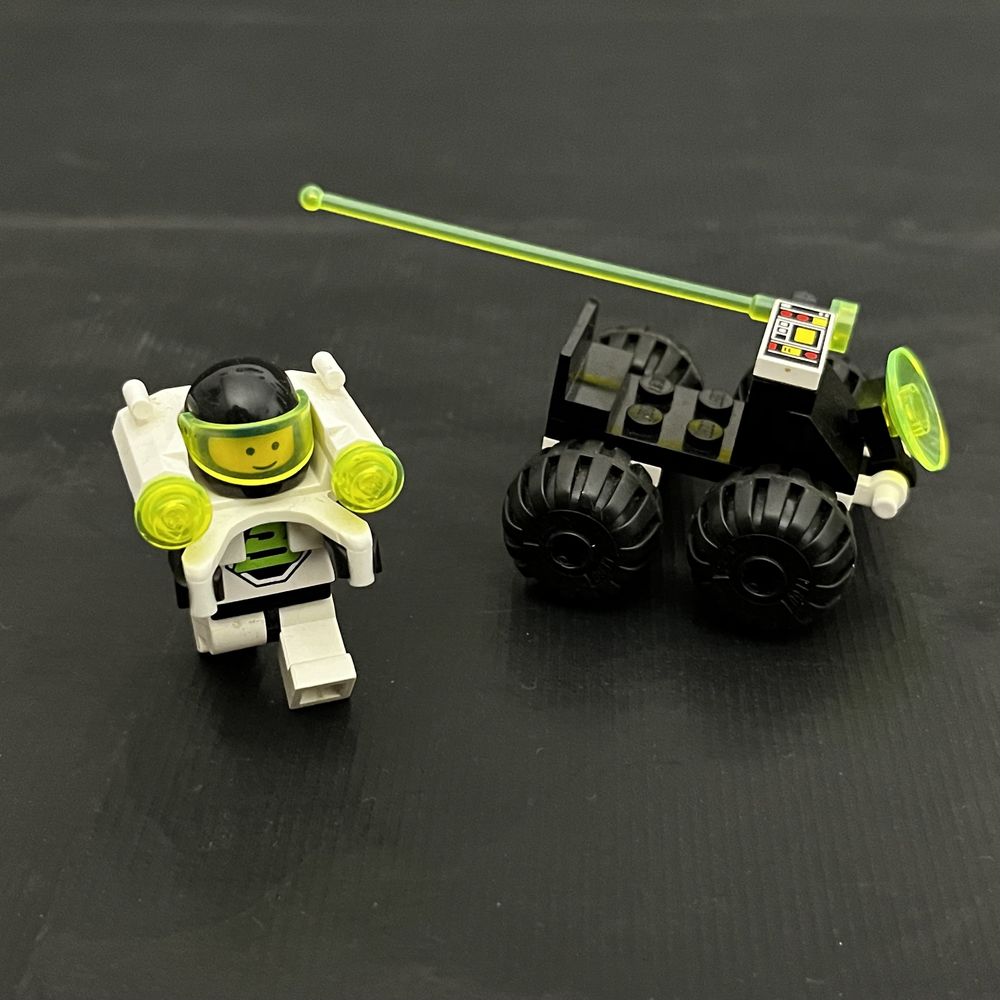 6812 LEGO Kosmiczny pojazd rozpoznwczy