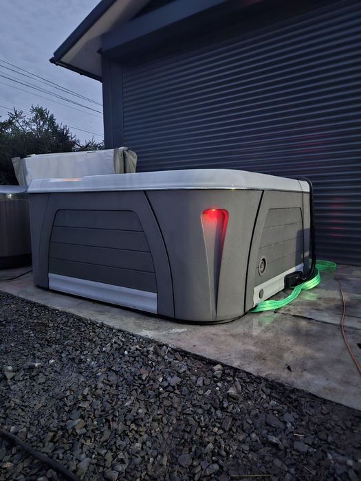 Jacuzzi Hydropool wanna ogrodowa całoroczna basen balia bania