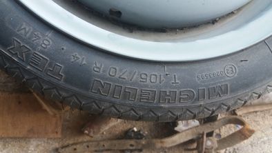 Pneu suplente com jante fina (pneu + jante) T 105/70 R14