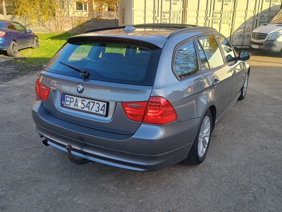 Bmw 318i E91 Kombi 2010r.  Xenon 2 x szyberdach  2,0 143KM