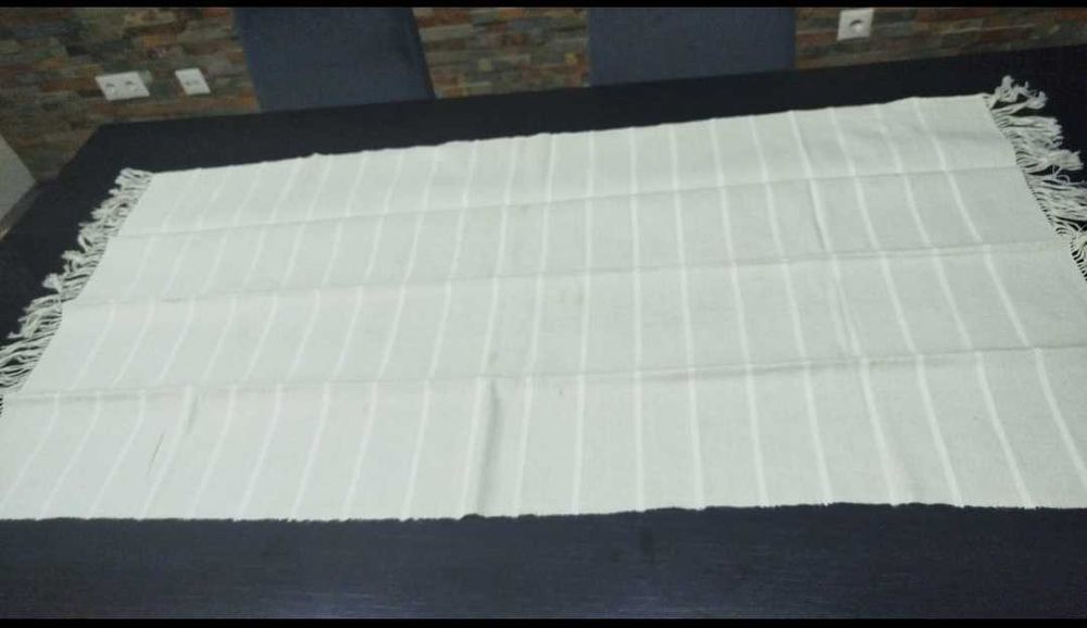 Panos  de linho e bordado