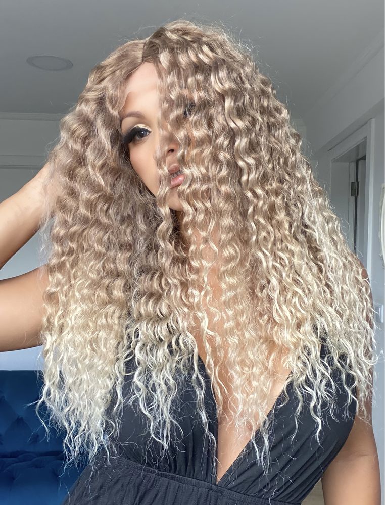 LACE FRONT LOIRA CACHEADA COM MECHAS