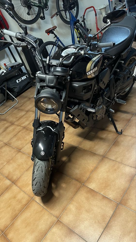 Yamaha xsr 700 de 2023 com 4 mi km nova