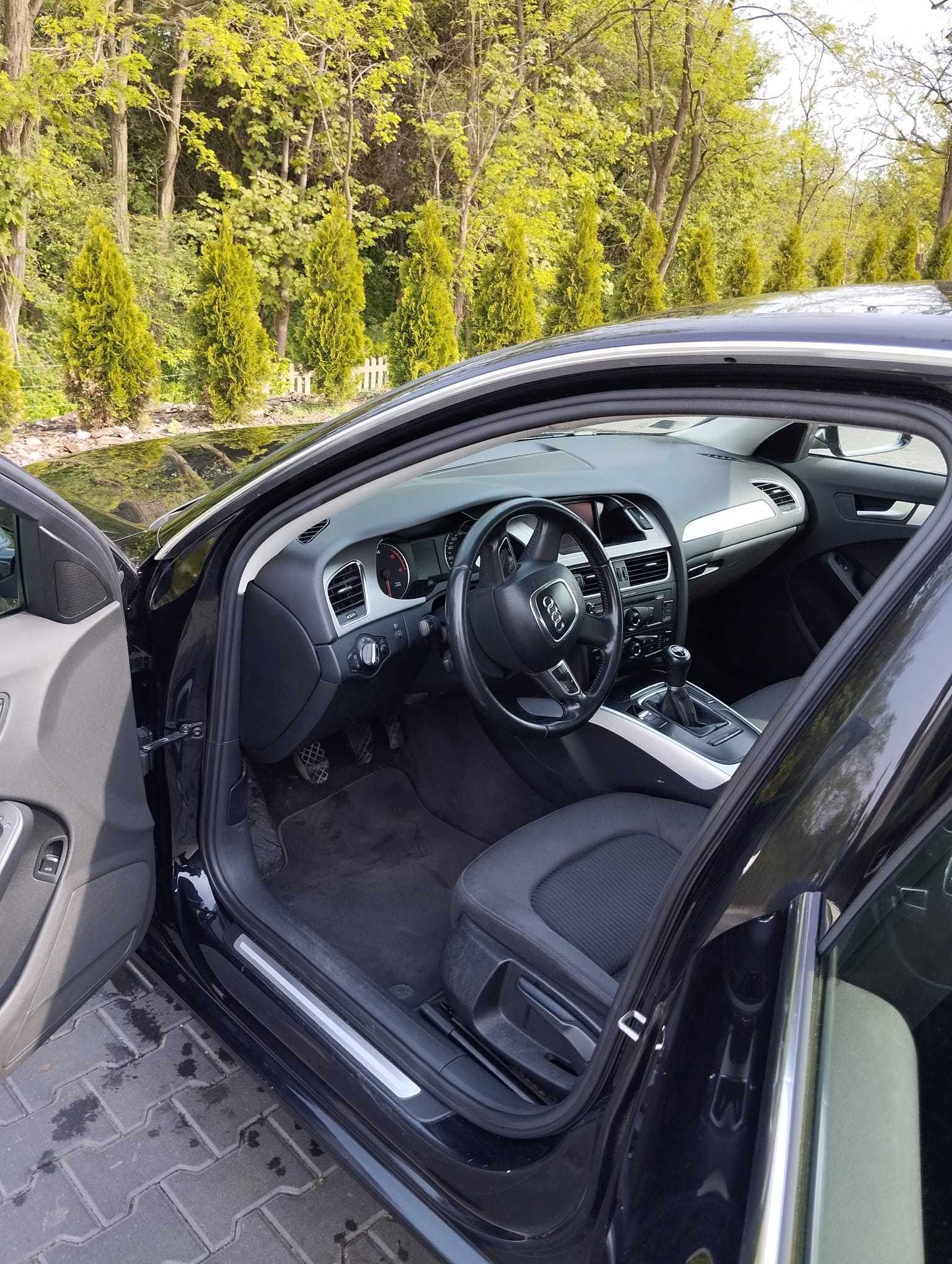 Audi A4 B8 2,0 TDI bogato wyposażony NISKI PRZEBIEG prywatnie