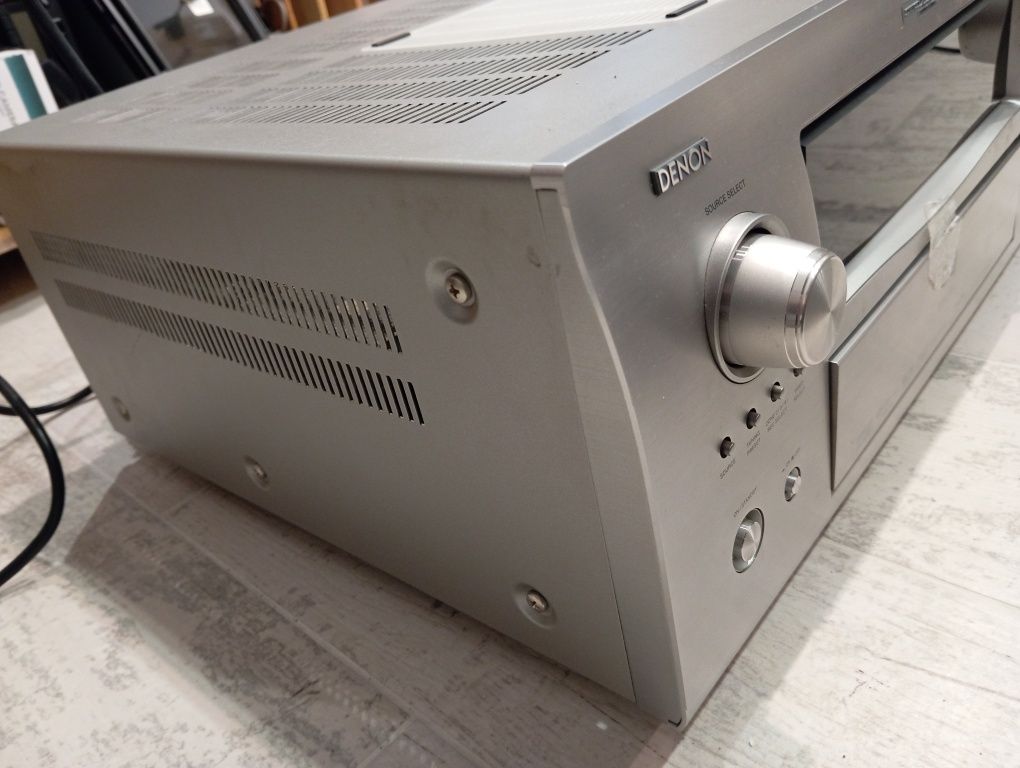 Amplituner Denon AVR-4308 + pilot