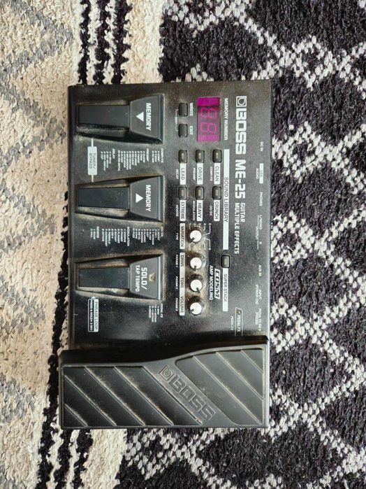 Pedaleira Boss ME-25