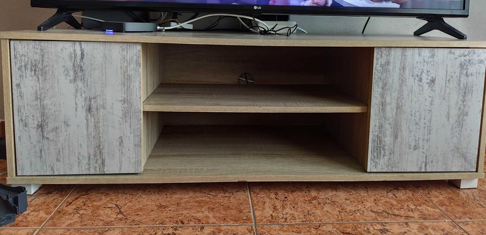 Móvel tv usado !