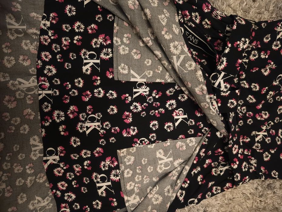 Sukienka Calvin Klein Jeans z tasiemką w tali w kwiaty rozmiar XS 34