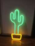 Świecący neon kaktus