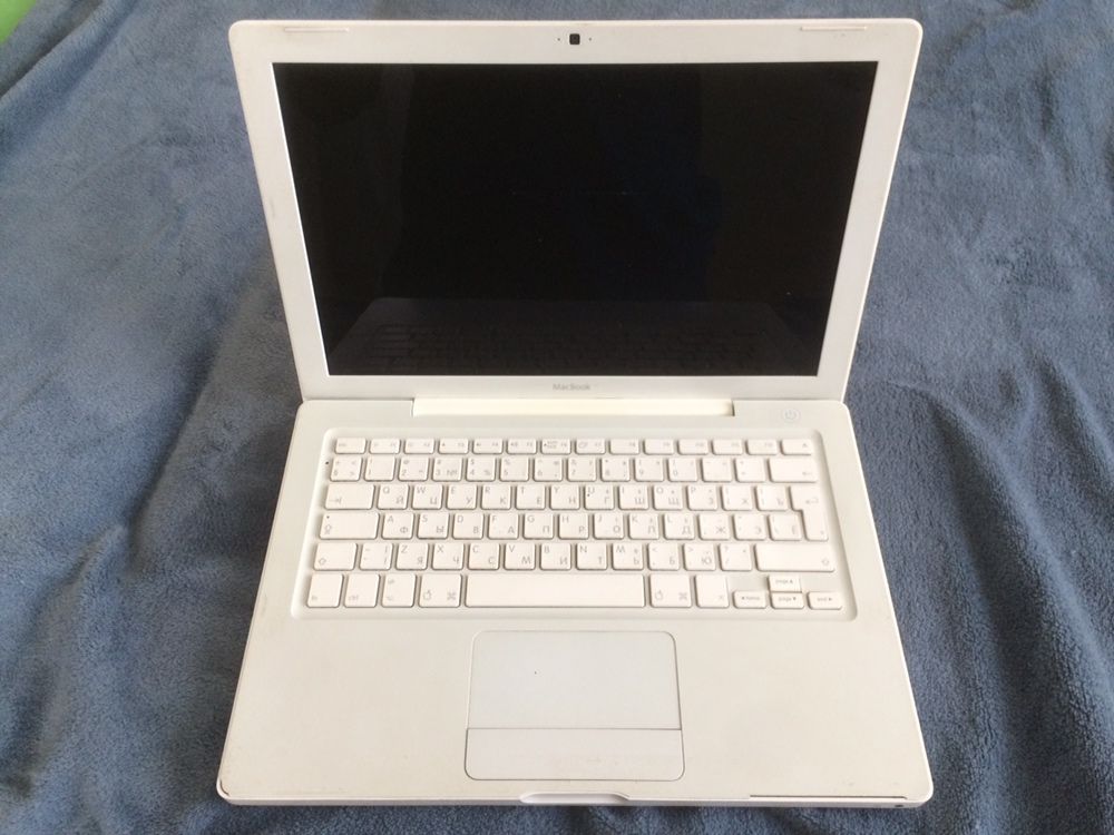 ТЕРМІНОВО! MacBook A1181 White