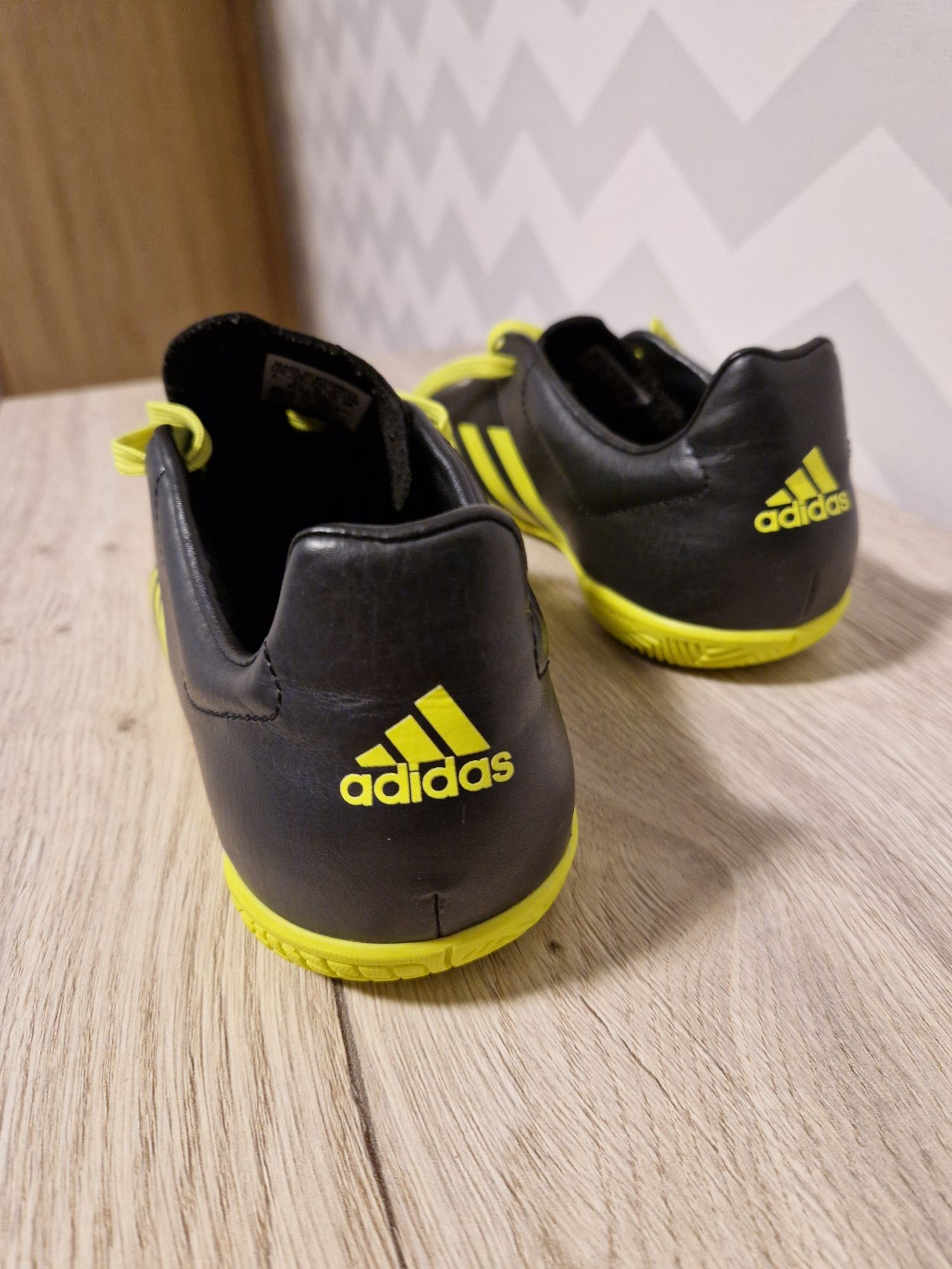 Buty sportowe Halówki ADIDAS r.36