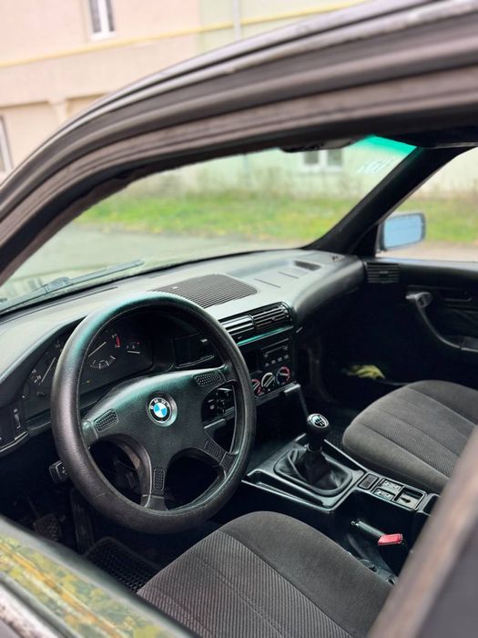 Продам BMW e34.