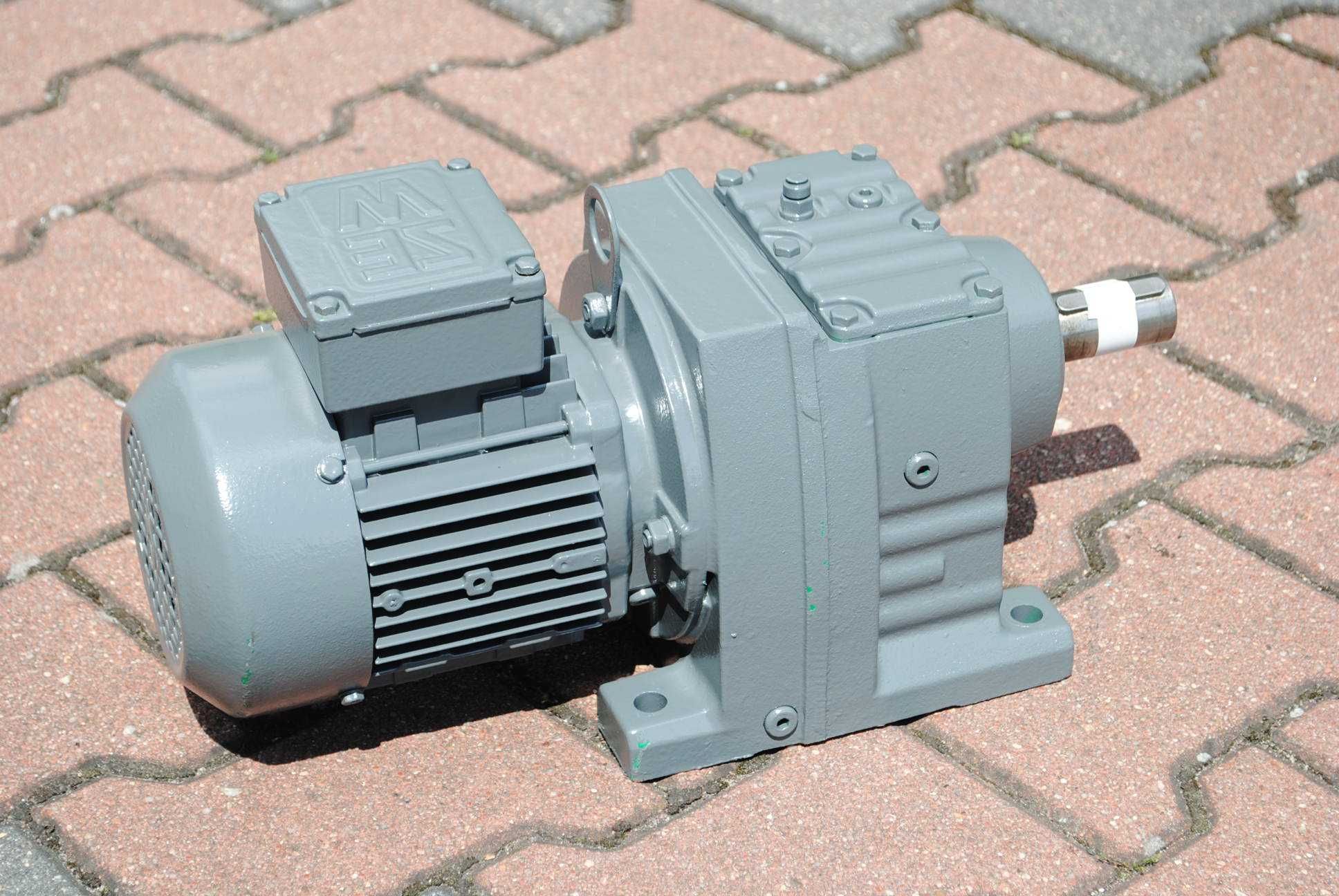 Motoreduktor 0.37kw. 26obr./min., firmy SEW.
