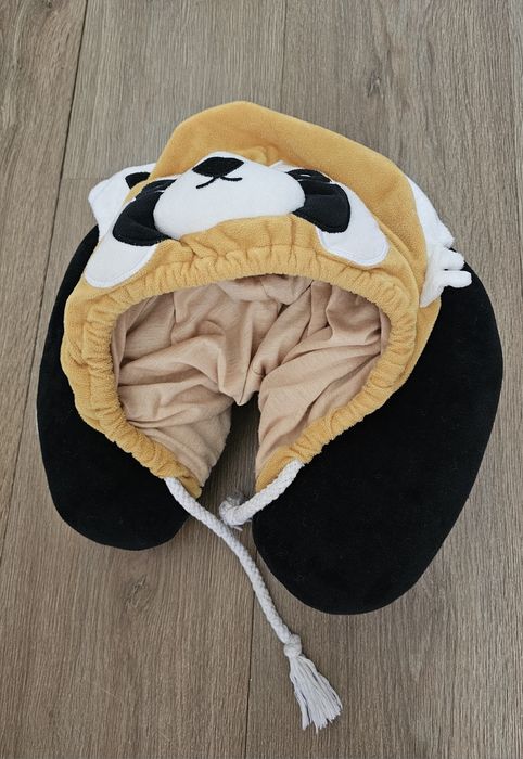 Poduszka podróżna z kapturem LISEK