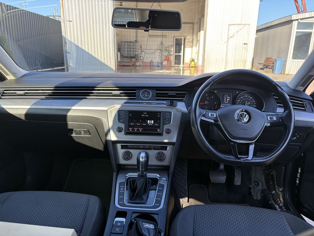В Житомирі Volkswagen Passat B8 2016 2л дизель автомат праве кермо CRL