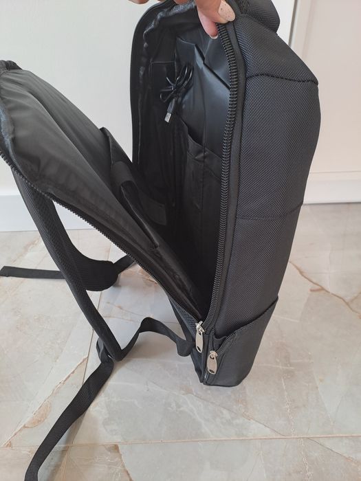 NOWY NOWY Oryginalny plecak na laptopa.