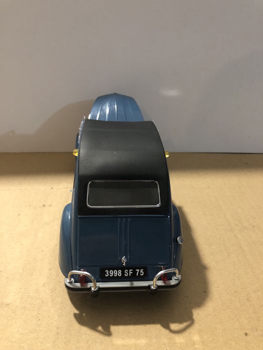 Citroen 2cv escala 1:17