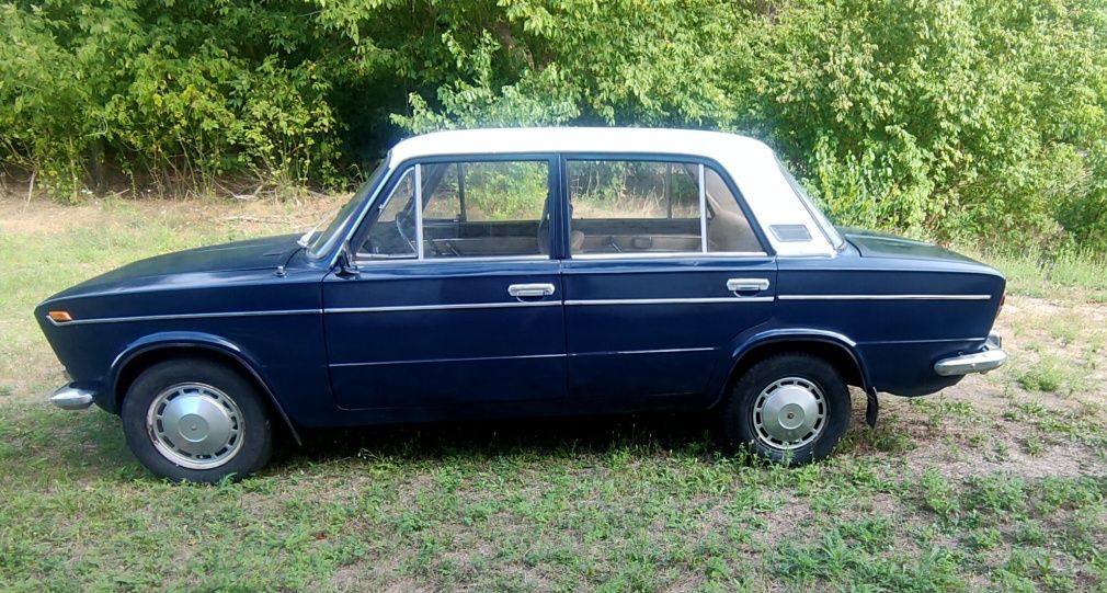 Продам ваз 2103.