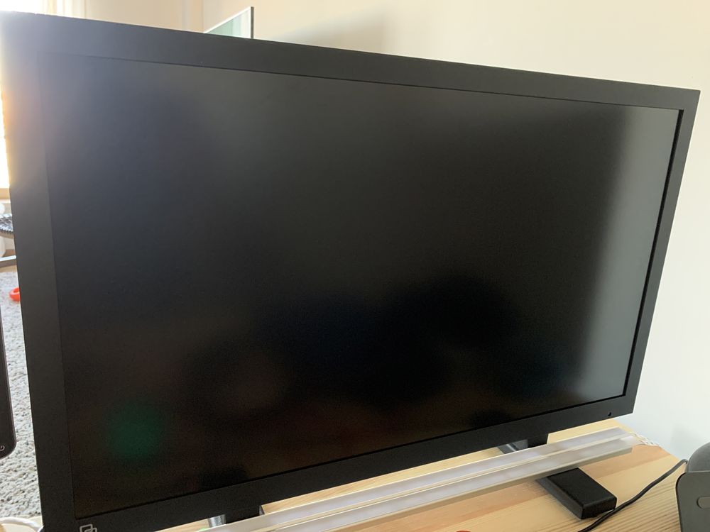 TVM - 4200 Interlogix 42’’ LED