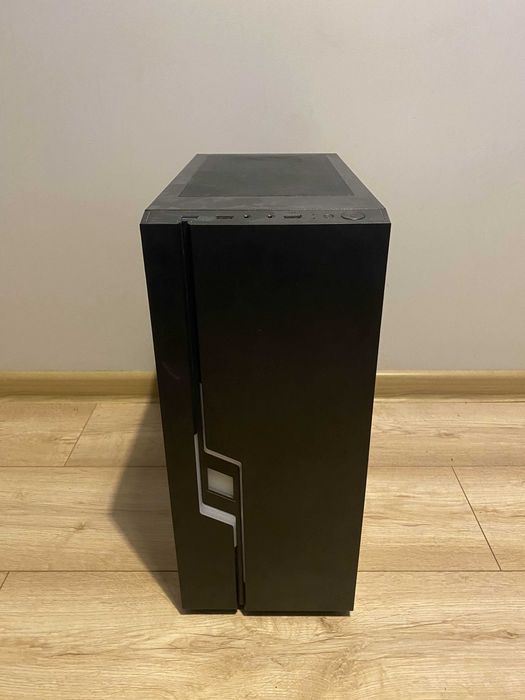 Obudowa komputerowa GEMBIRD Fornax 2000 RGB+wentylator gratis