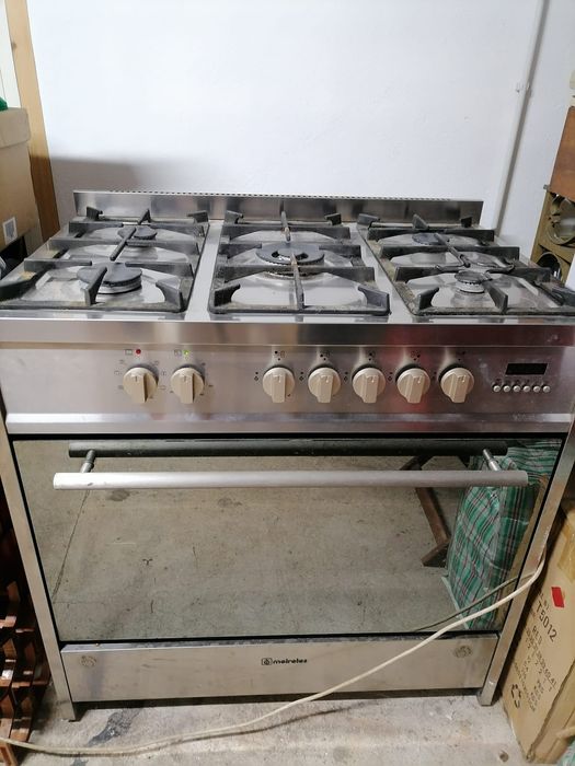 Fogão Meireles profissional, 5 bicos a gás e forno eléctrico de 90cm