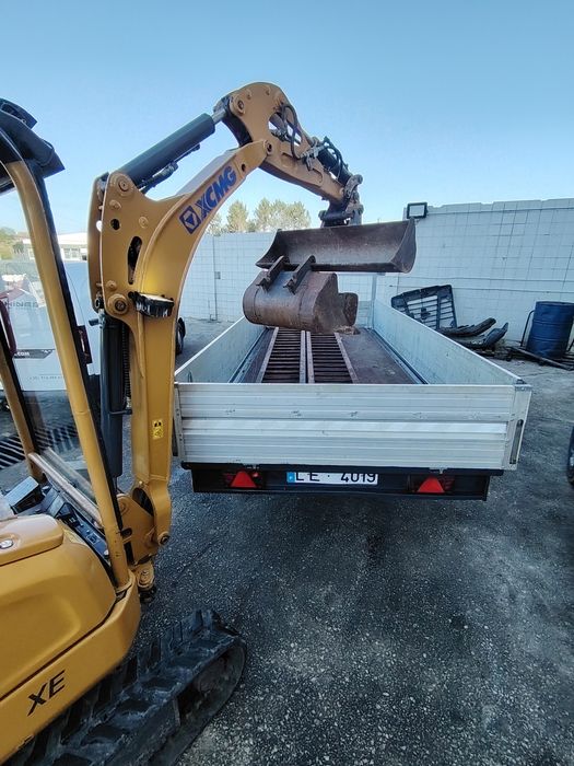 Mini Giratória XCMG XE 15 + Reboque