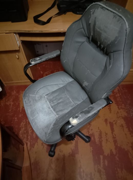 Компютерний стол Крісло   ванная стулья