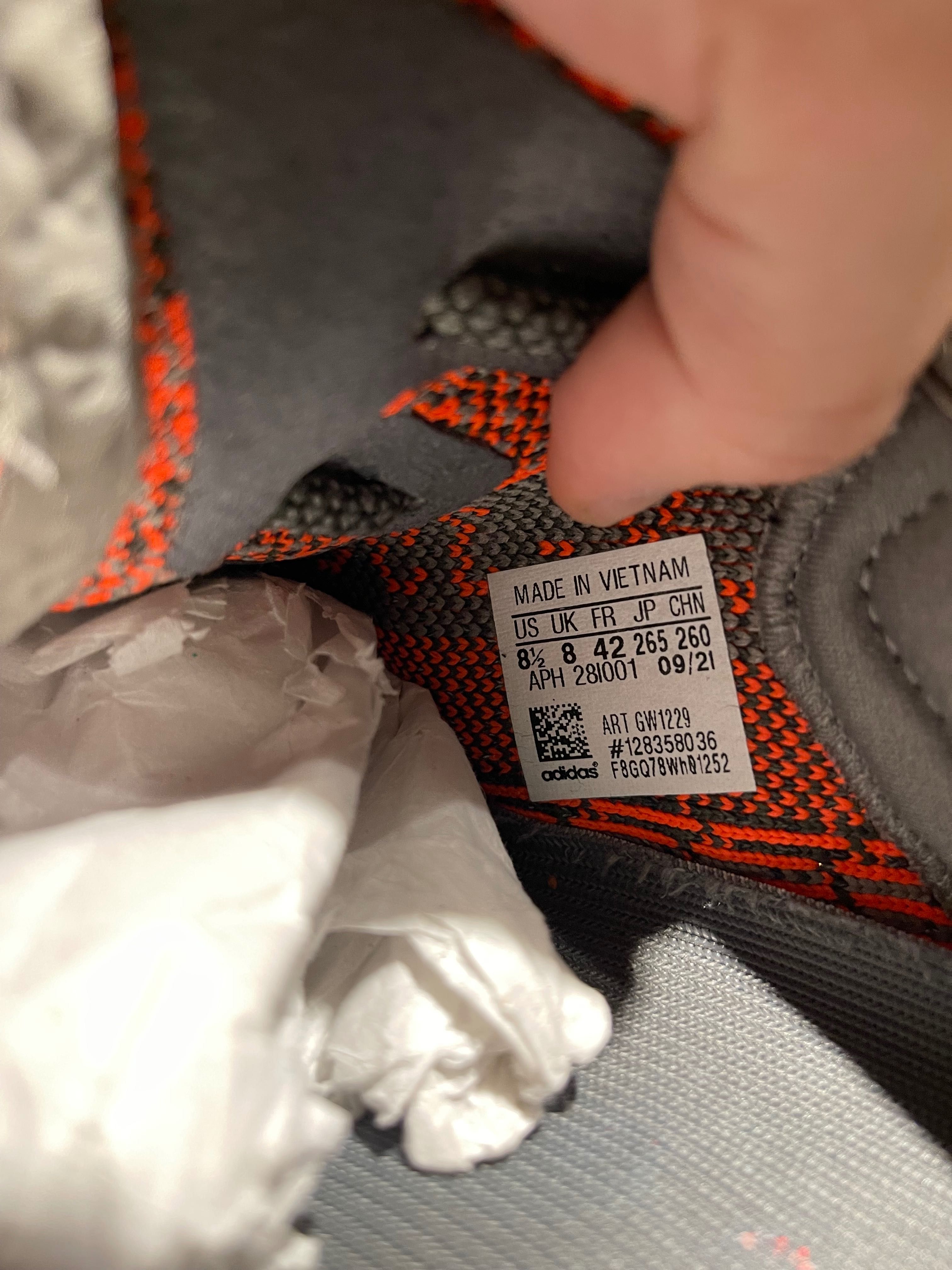 adidas Yeezy boost 350 v2 beluga reflective 42 black white carbon s