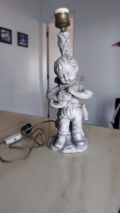 Diversas estatuetas antigas