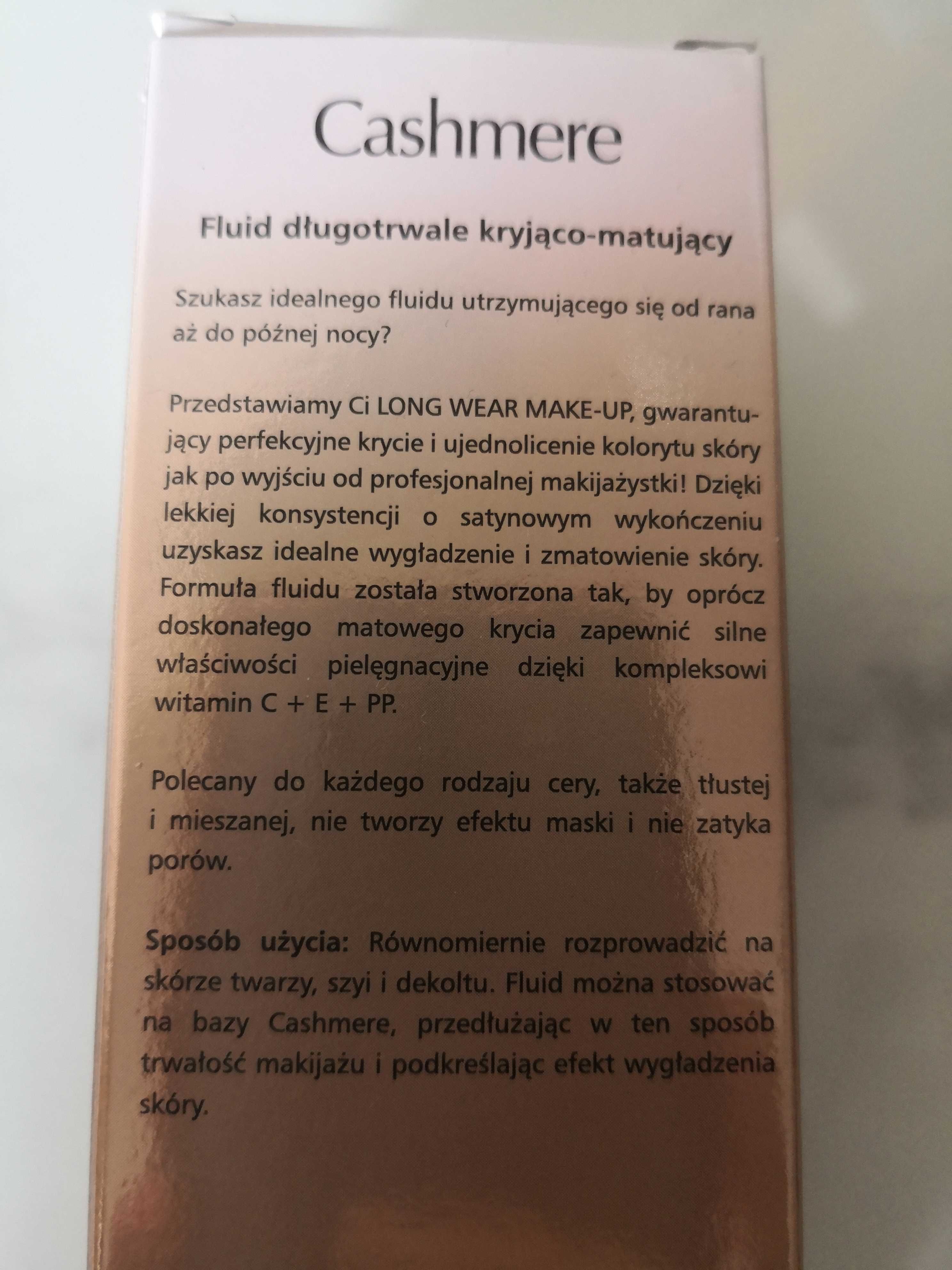 Cashmere Long Wear Fluid Długotrwale Kryjący Podkład witaminy Natural