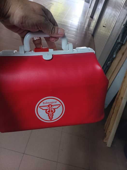 Maleta de medico de brincar