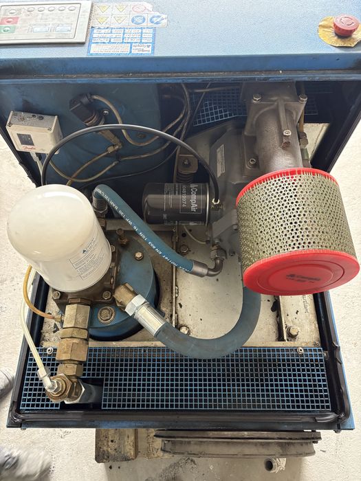 Kompresor sprężarka śrubowa CompAir start 016 11kw 1400l/min