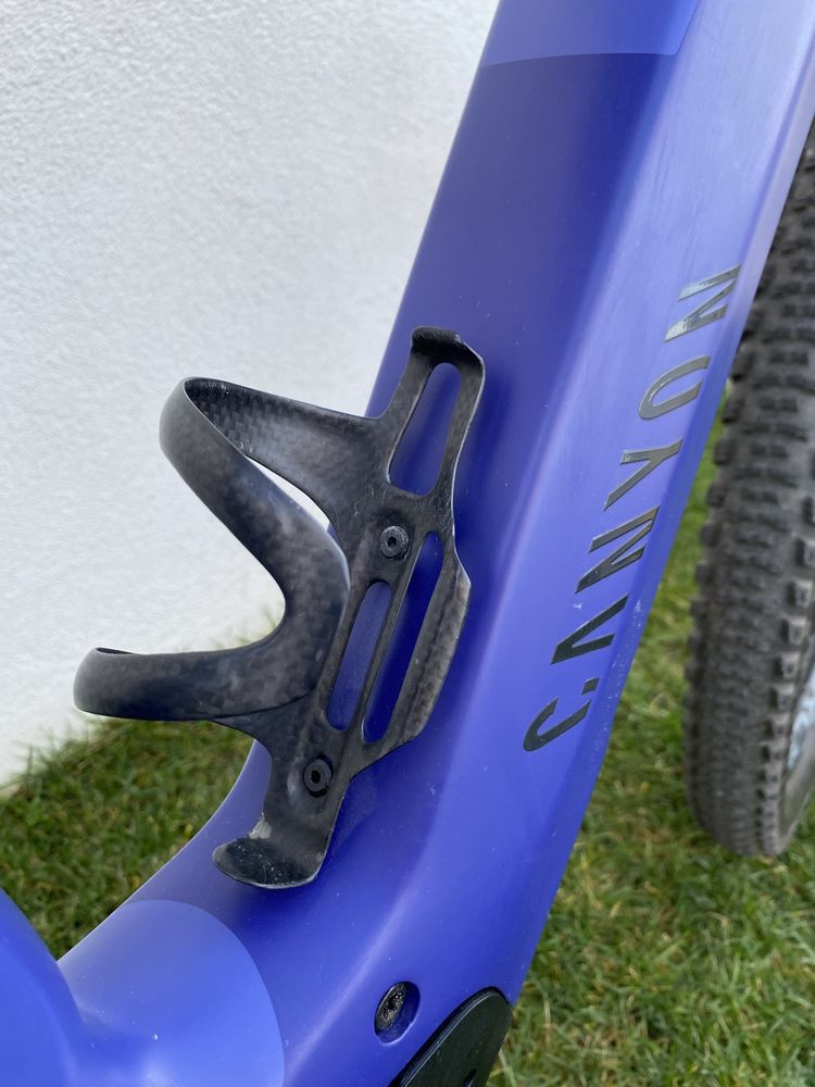 Canyon spetral on CF 8.0 carbono