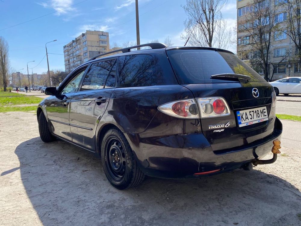 Mazda 6.