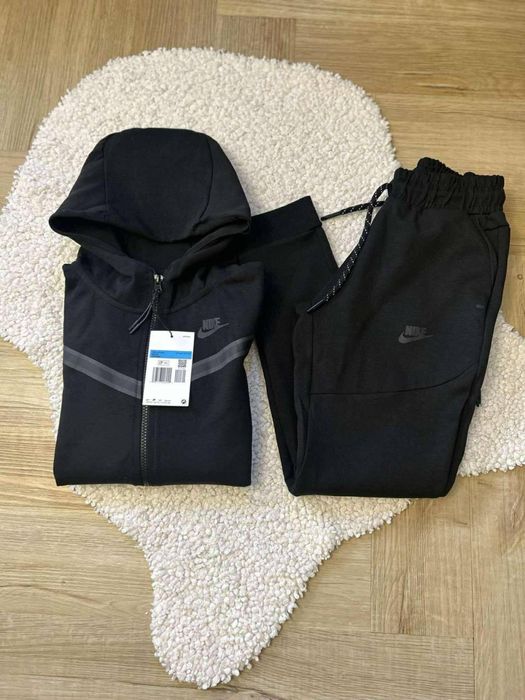 Nike Tech