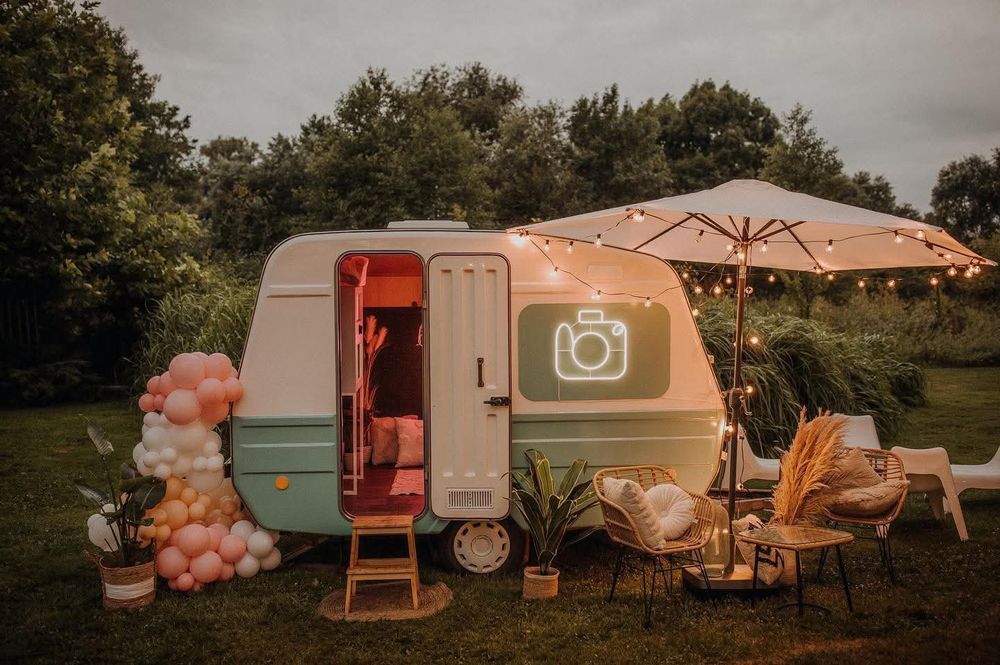 Ciężki dym, fotobudka, fotolustro, napis love i miłość, mega serce