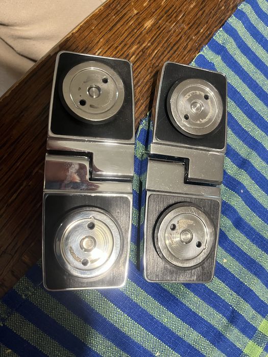 Zawiasy lewe drzwi pod prysznic radaway essenza