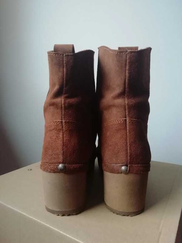 Botas Salto em Madeira
