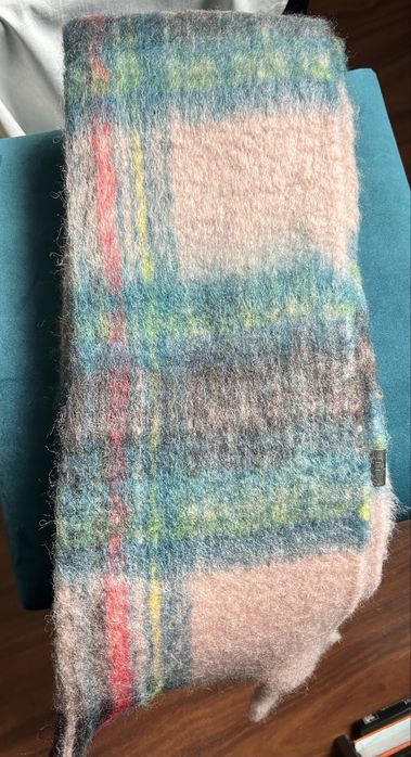 Cachecol Parfois novo